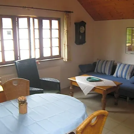 Otel Cosy With Terrace In